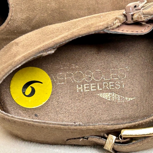 AEROSOLES TAN COMFORT SUEDE ALMOND TOE HIGH HEEL SIDE ZIP ANKLE BOOTIE SZ 9M - Picture 7 of 10